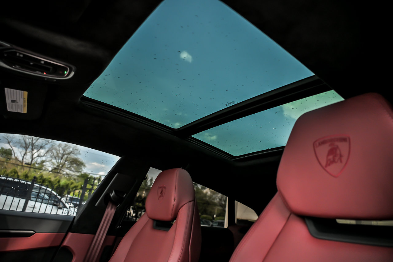 Used 2022 Lamborghini Urus AWD/4WD image 29
