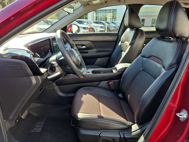 Used 2025 Nissan Kicks SR FWD image 15