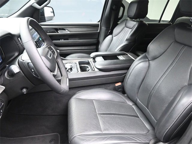 Used 2023 Jeep Wagoneer L Series II image 18