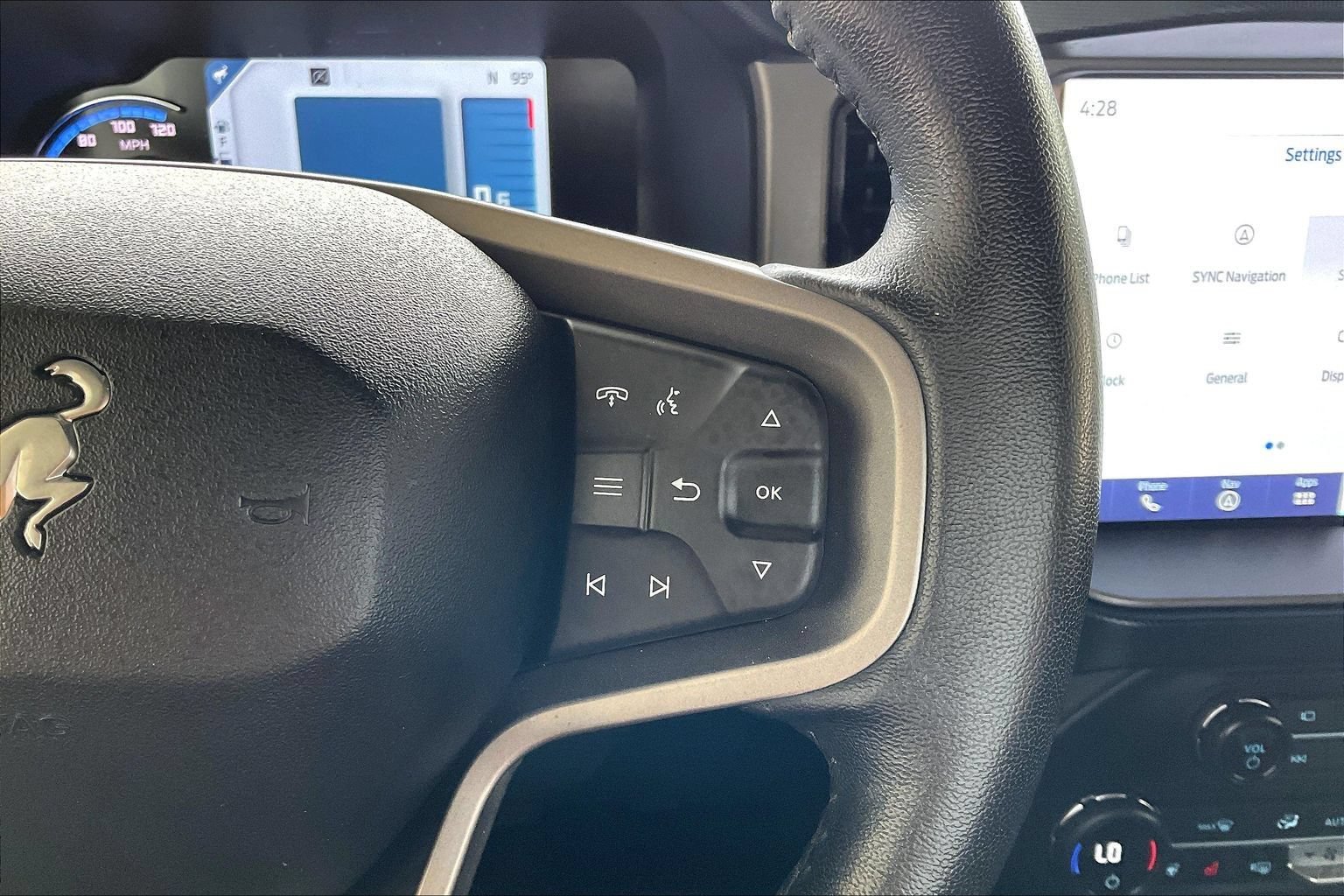 Used 2023 Ford Bronco Outer Banks AWD/4WD image 11