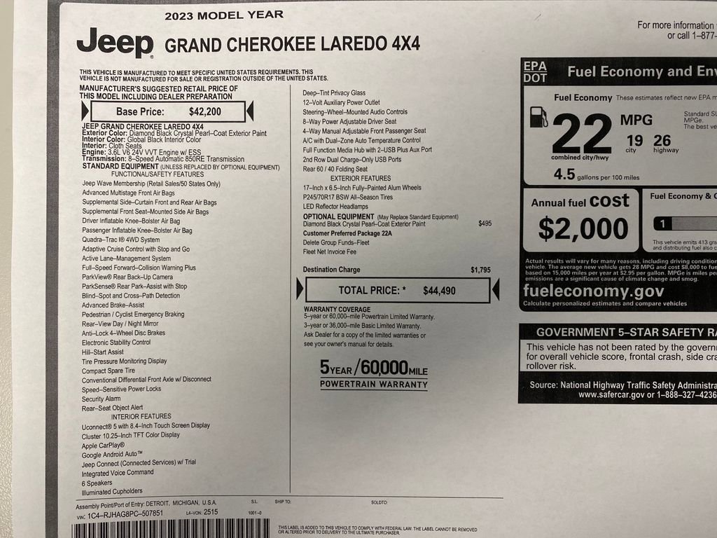 Used 2023 Jeep Grand Cherokee Laredo image 30