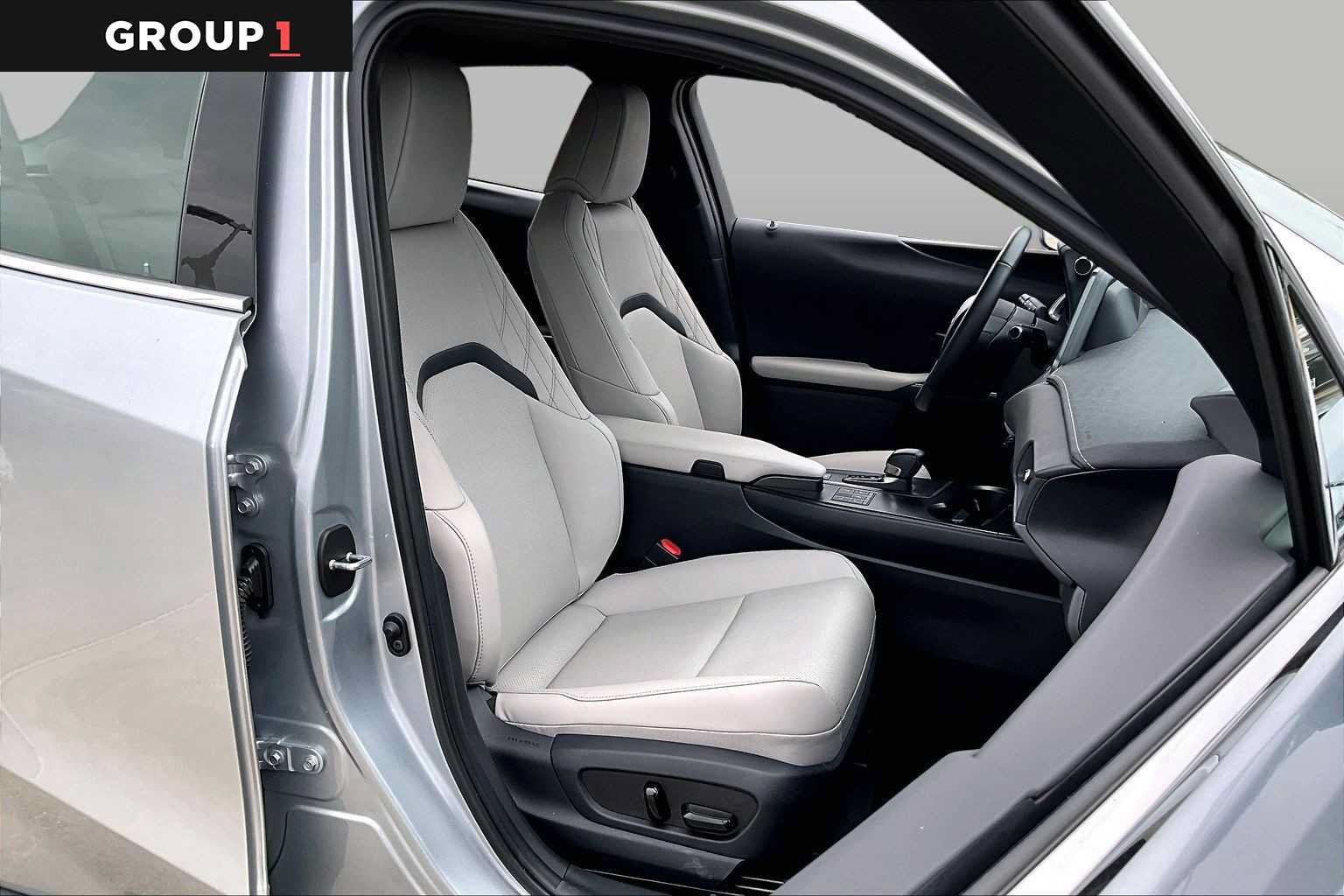 Certified 2025 Lexus UX 300h FWD w/ Accessory Package (Z1) image 8