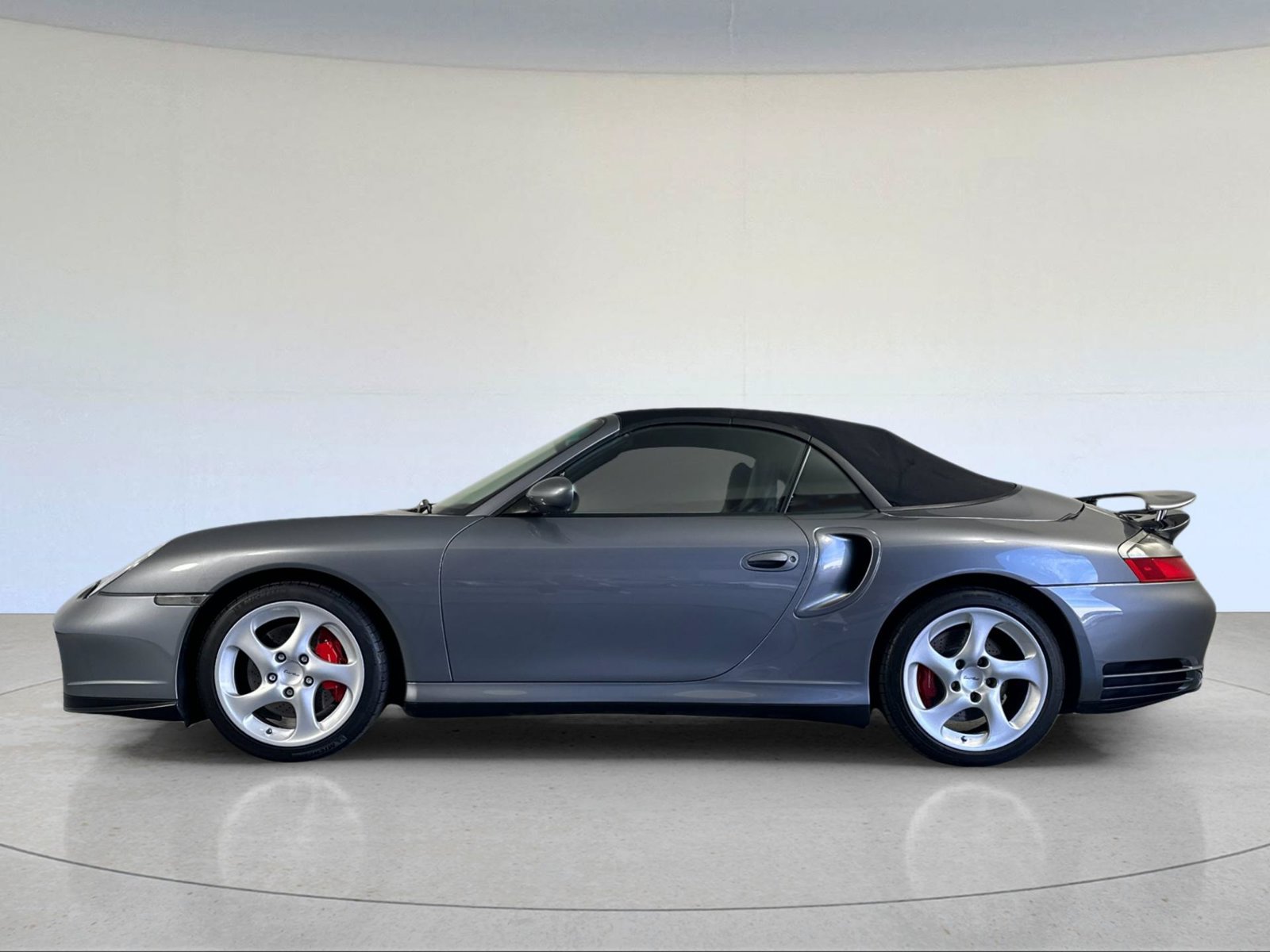 Used 2004 Porsche 911 Turbo AWD/4WD image 2