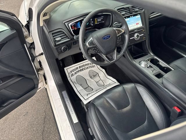 Used 2017 Ford Fusion Titanium FWD image 9