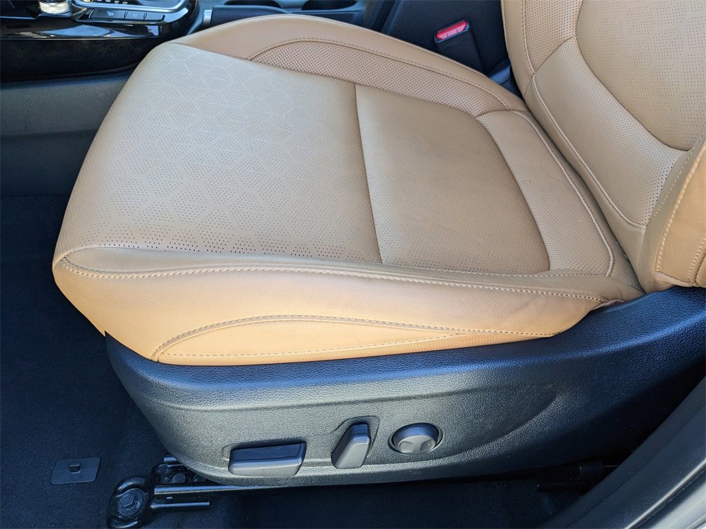 Certified 2025 Kia Seltos EX w/ EX Sunroof Package image 23