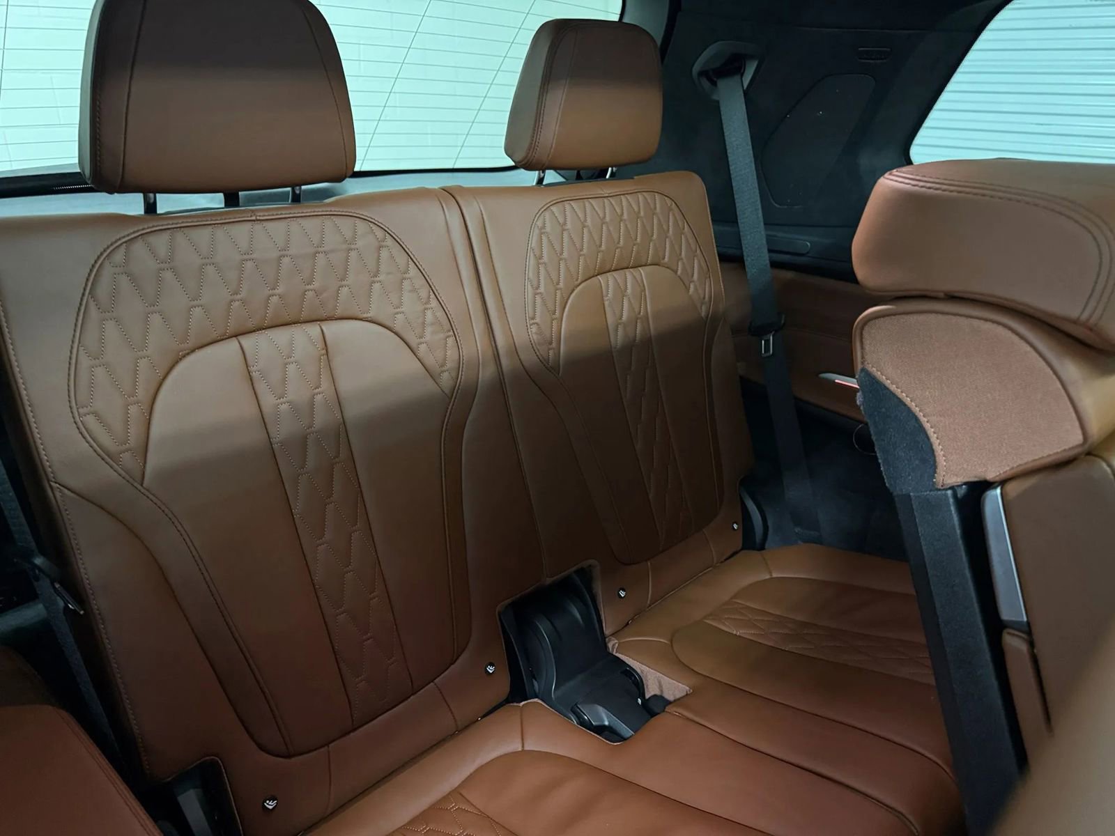 Used 2021 BMW X7 M50i w/ Luxury Seating Package image 13
