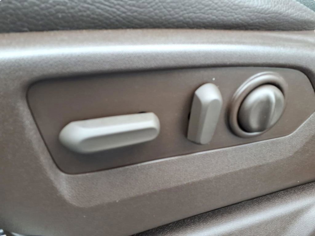 Used 2022 GMC Sierra 3500 Denali w/ Technology Package image 22