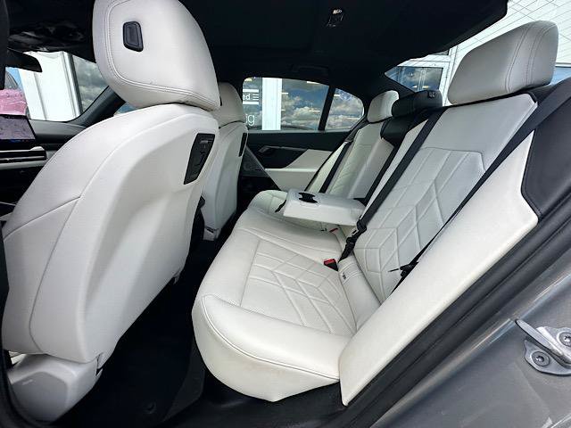 Certified 2025 BMW 530i xDrive AWD/4WD image 18