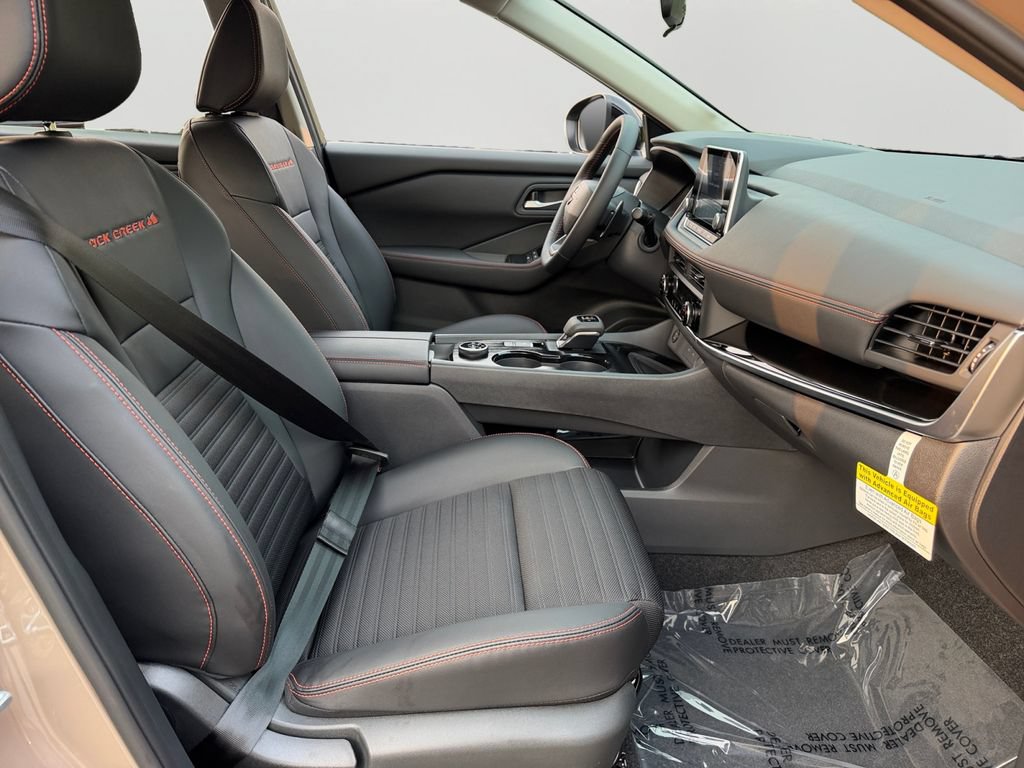 Used 2026 Nissan Rogue SV AWD/4WD image 8