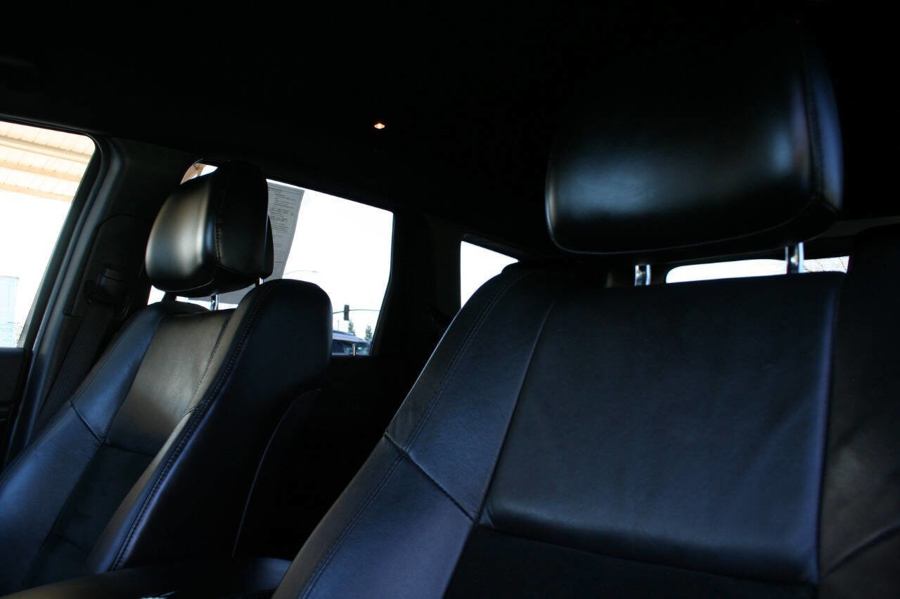 Used 2017 Jeep Grand Cherokee Altitude image 21