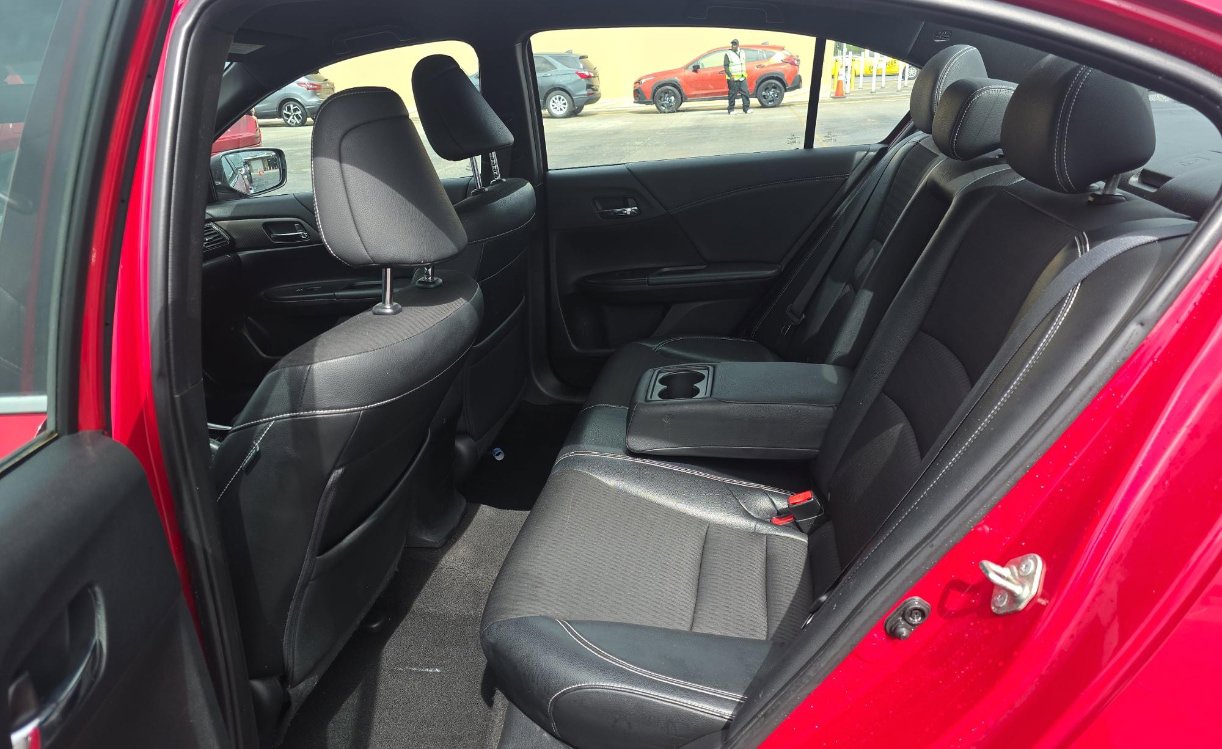 Used 2017 Honda Accord Sport image 11