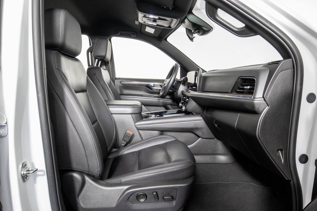 Used 2025 Chevrolet Tahoe LT image 10