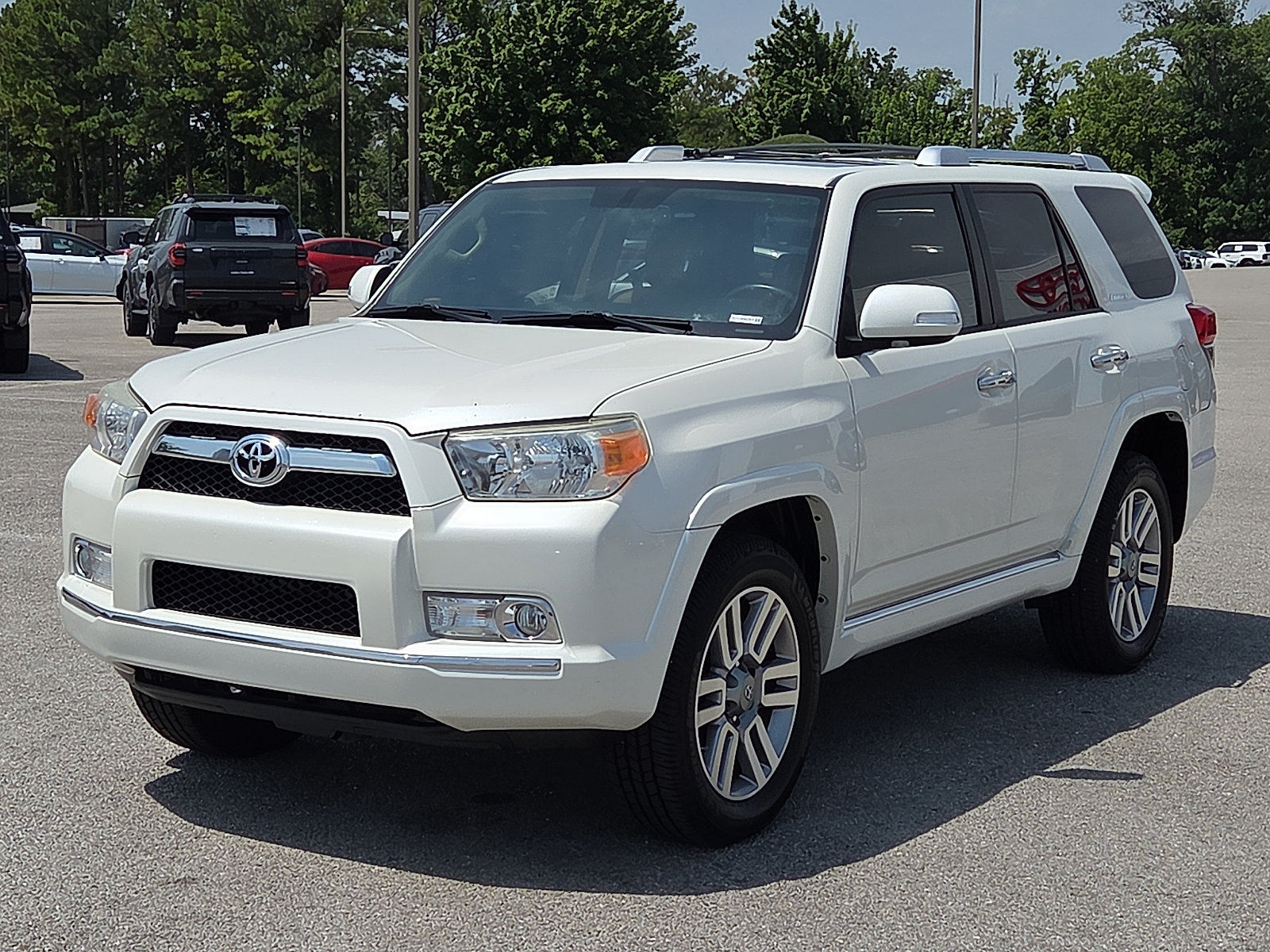 Used 2010 Toyota 4Runner Limited AWD/4WD image 2