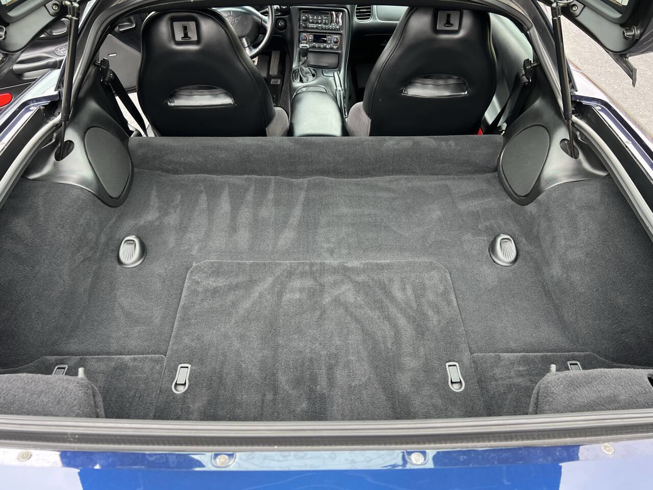 Used 2001 Chevrolet Corvette Coupe w/ Preferred Equipment Group1 image 20