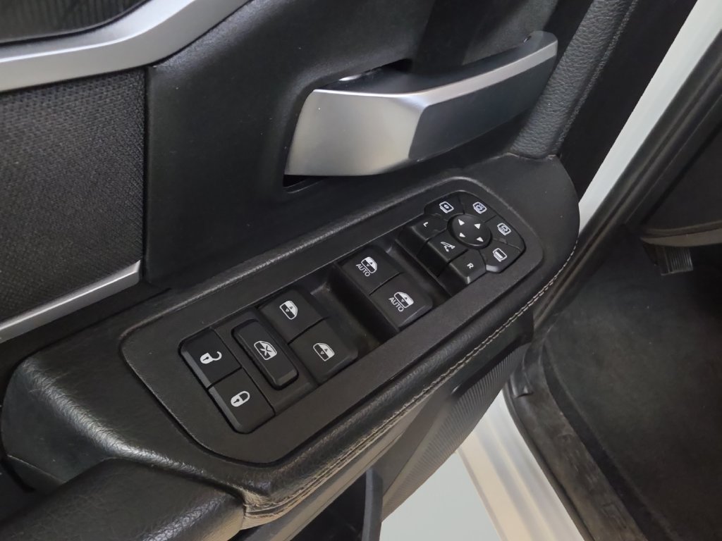 Used 2025 RAM 2500 Big Horn AWD/4WD image 10