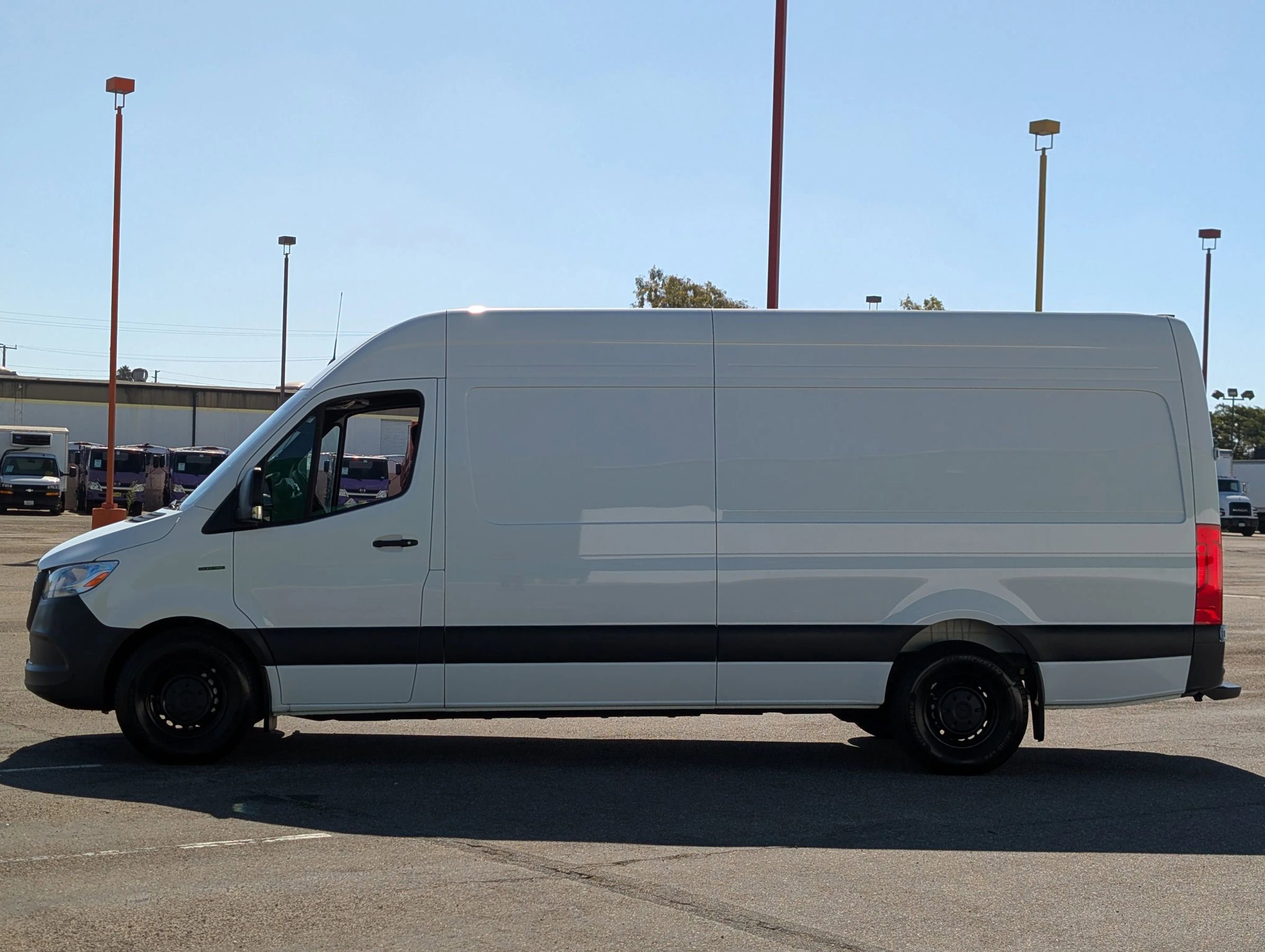 Used 2024 Mercedes-Benz eSprinter 170 Cargo image 5