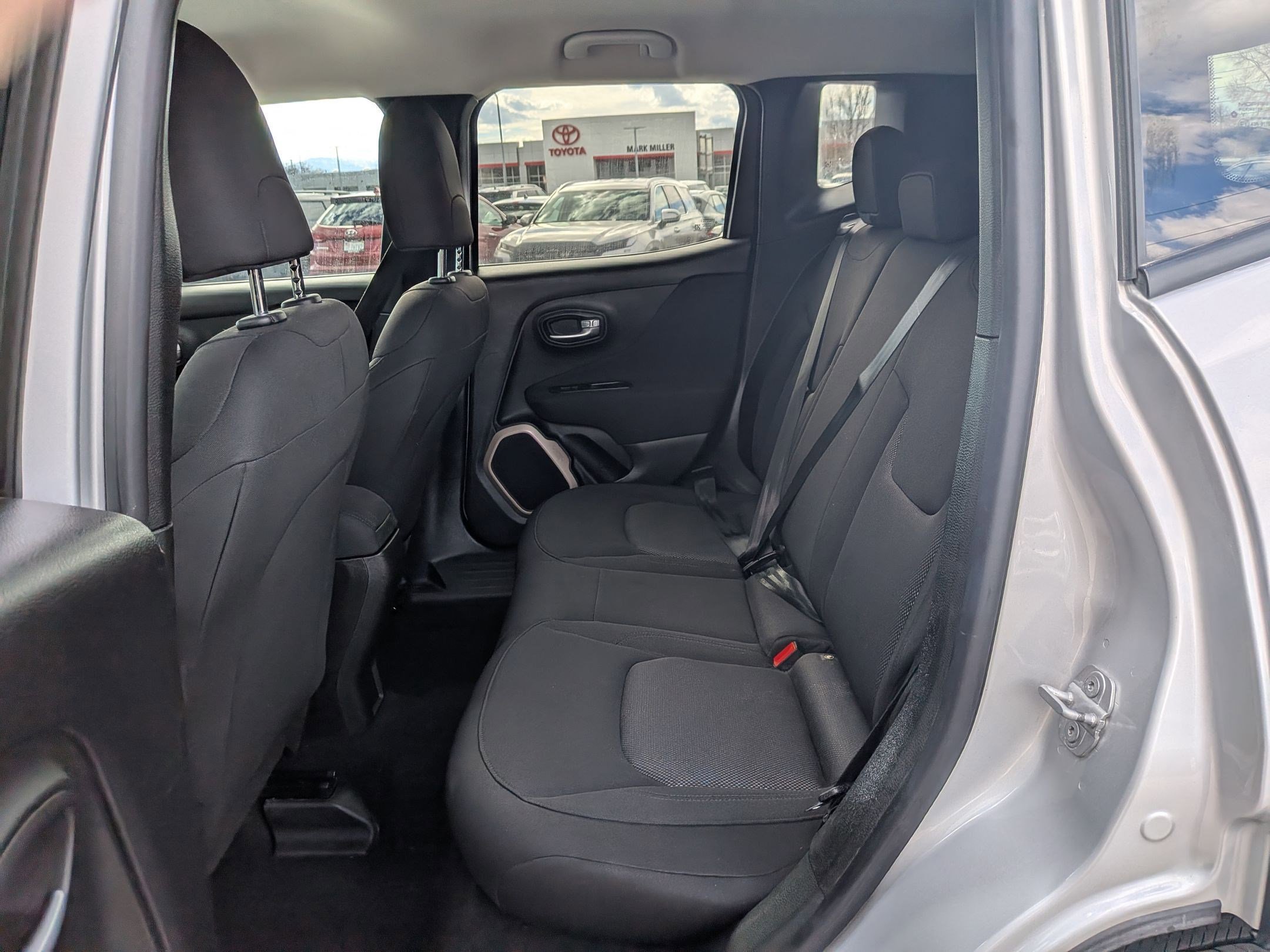 Used 2017 Jeep Renegade Sport w/ Power & Air Group image 28