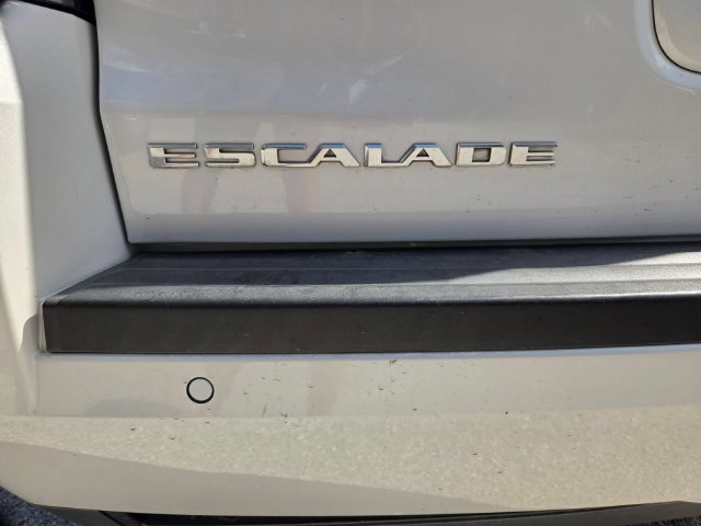 Used 2017 Cadillac Escalade Premium Luxury RWD image 11