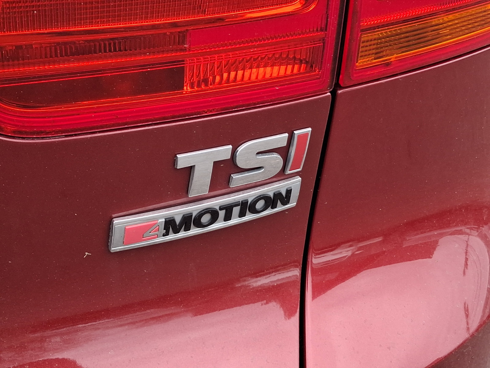 Used 2016 Volkswagen Tiguan SE image 30