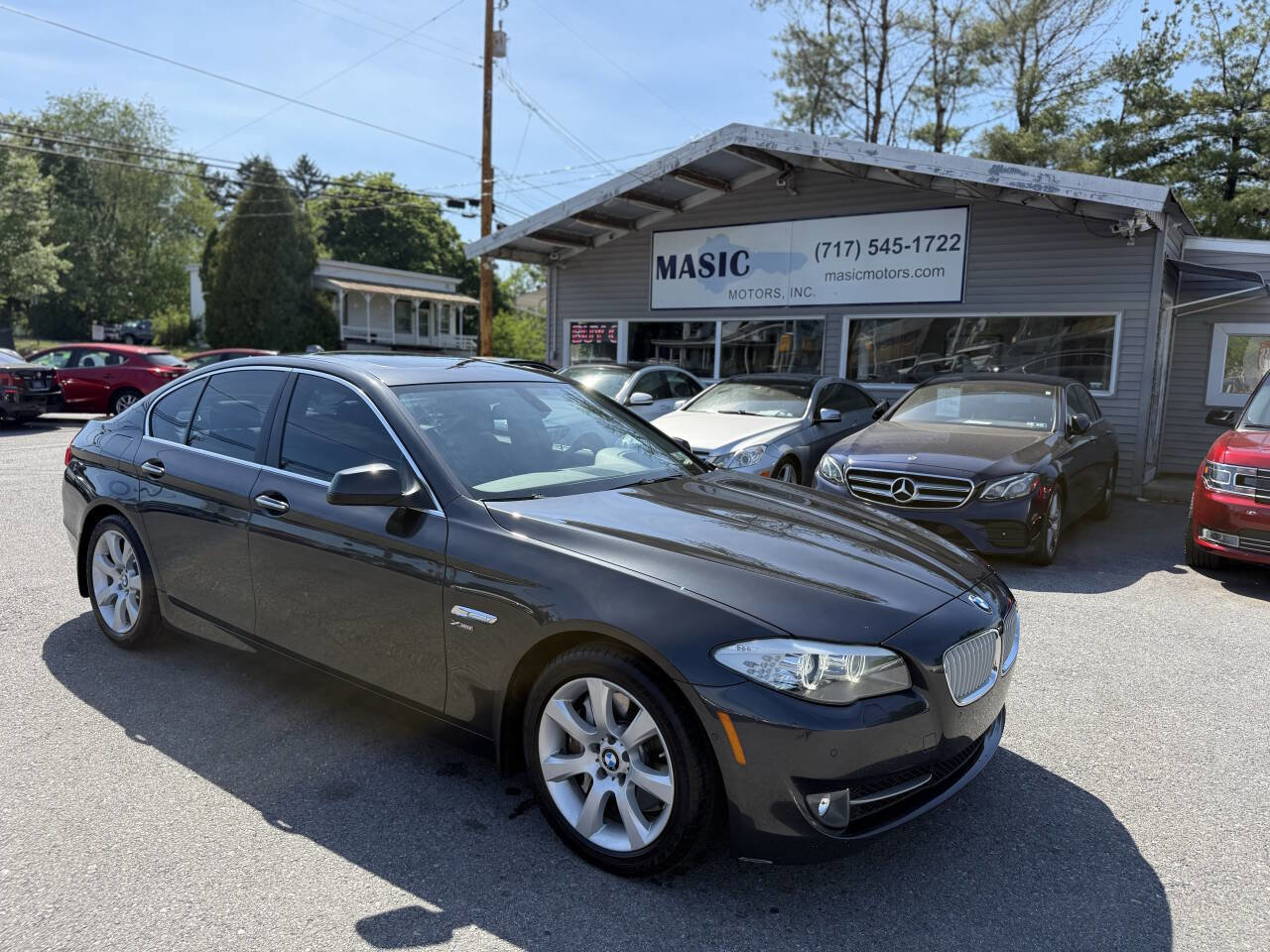 Used 2012 BMW 550i xDrive Sedan AWD/4WD image 18