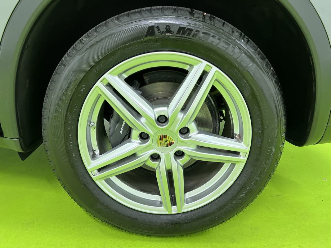 Used 2016 Porsche Cayenne AWD/4WD image 14