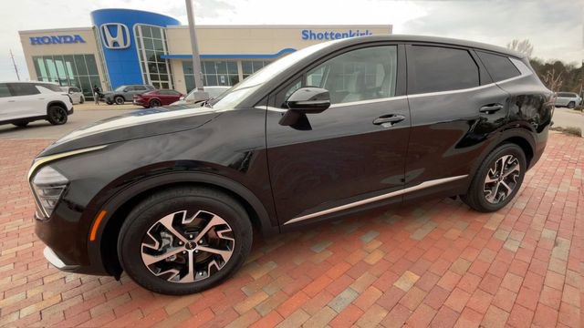 Used 2025 Kia Sportage EX image 6