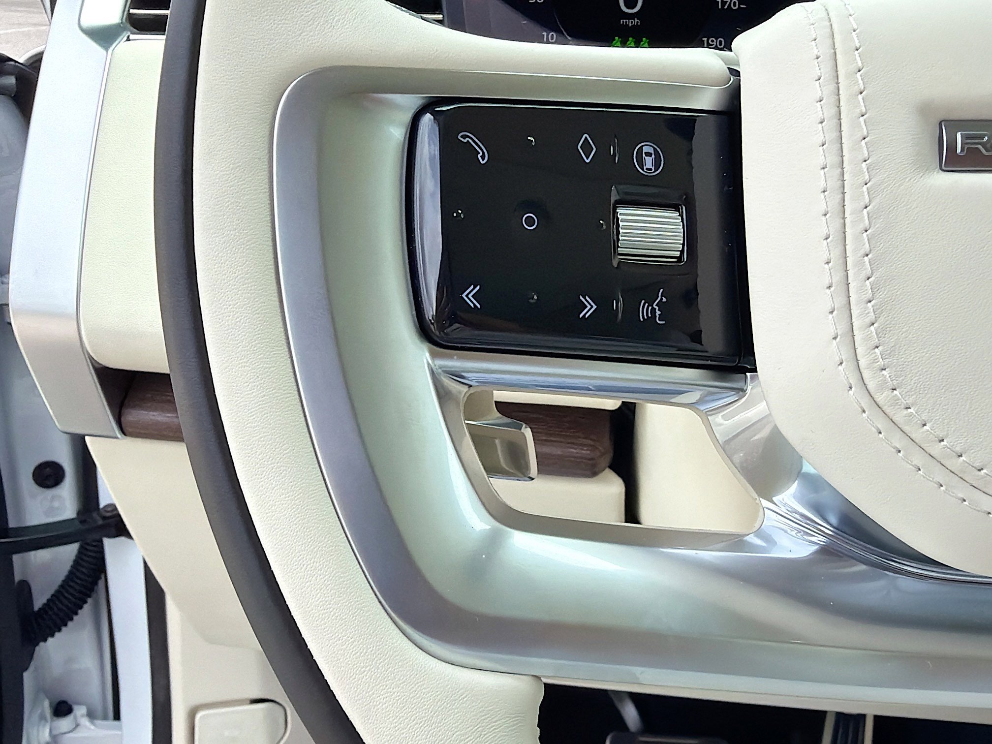 New 2026 Land Rover Range Rover SE AWD/4WD image 38