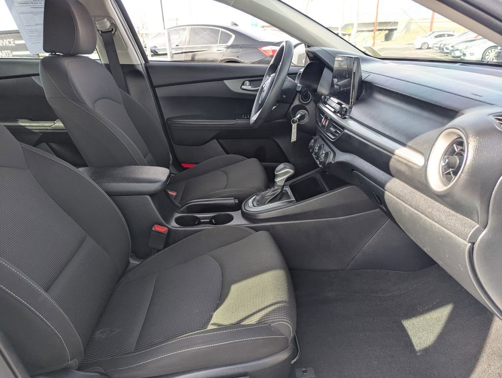 Used 2021 Kia Forte LXS FWD image 30