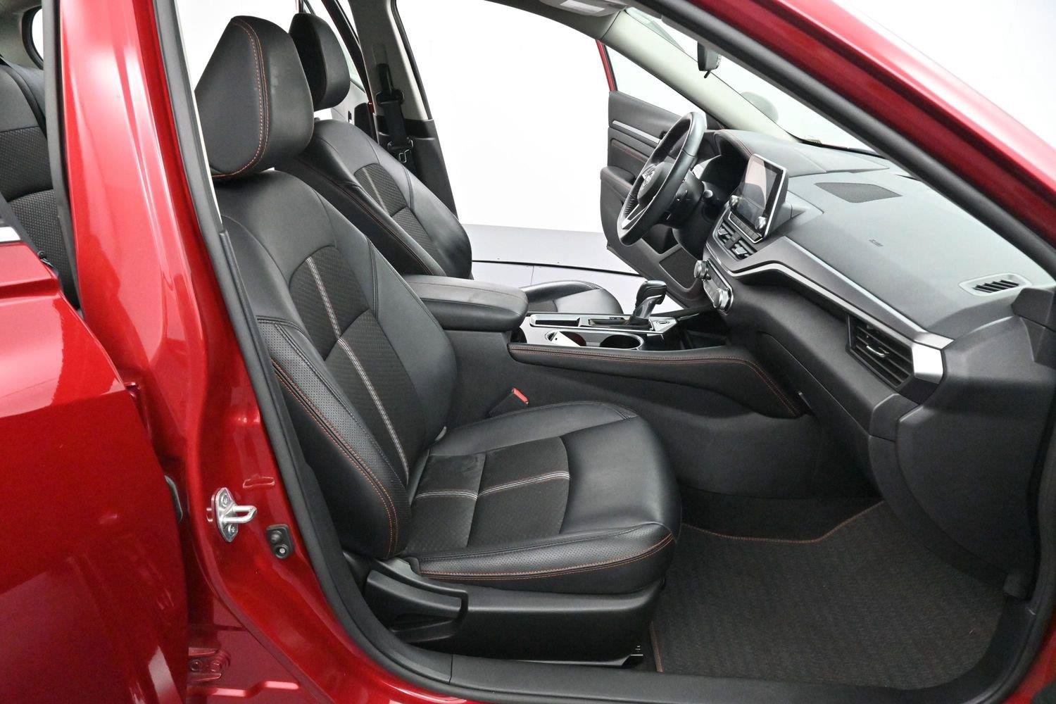 Used 2023 Nissan Altima 2.5 SR FWD image 27
