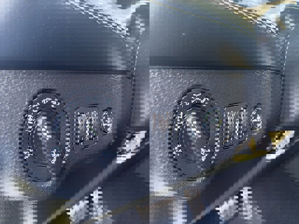 Used 2022 Dodge Challenger GT w/ Plus Package image 8