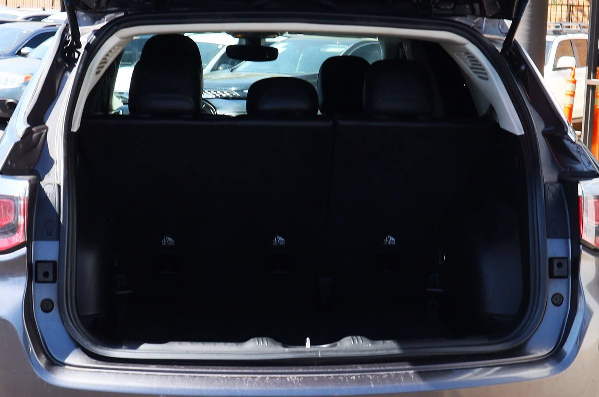Used 2019 Jeep Compass Latitude FWD image 24