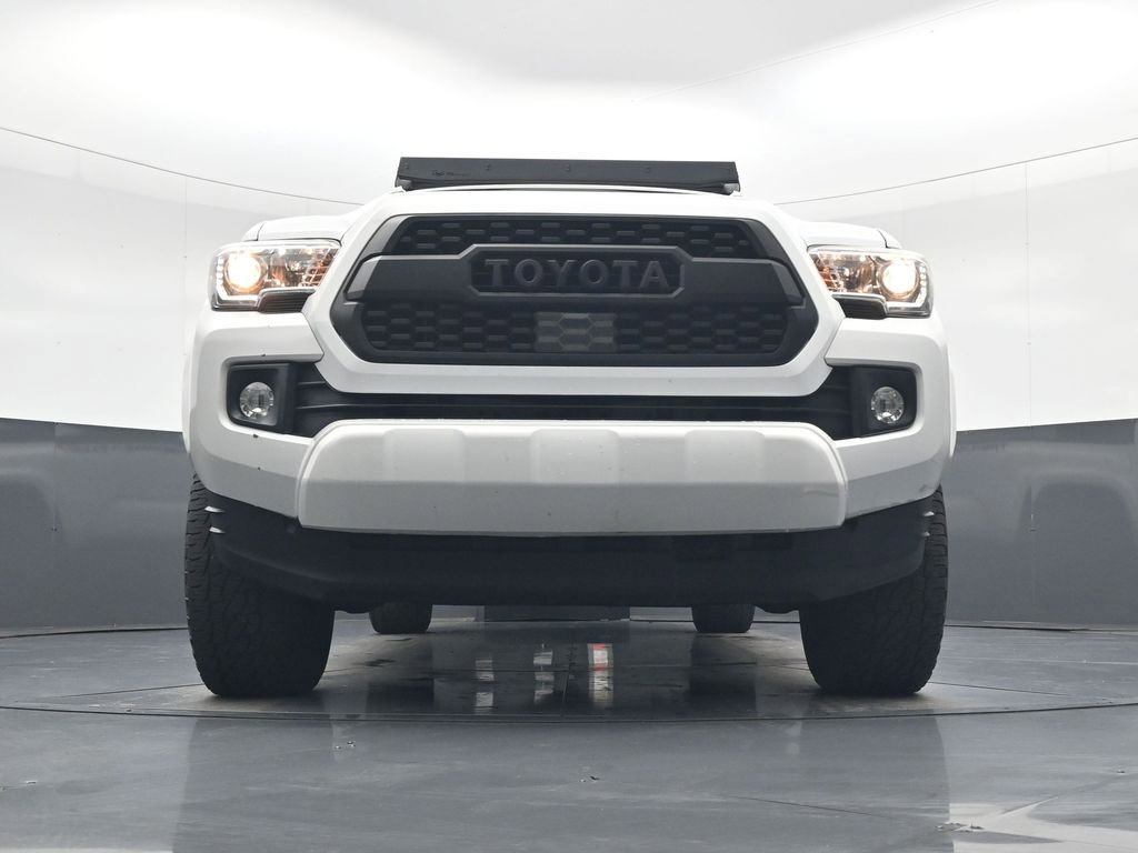 Used 2018 Toyota Tacoma TRD Sport image 22
