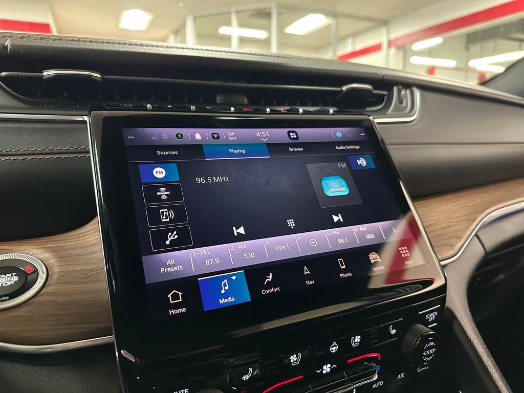 Certified 2022 Jeep Grand Cherokee L Summit w/ Luxury Tech Group V AWD/4WD image 24