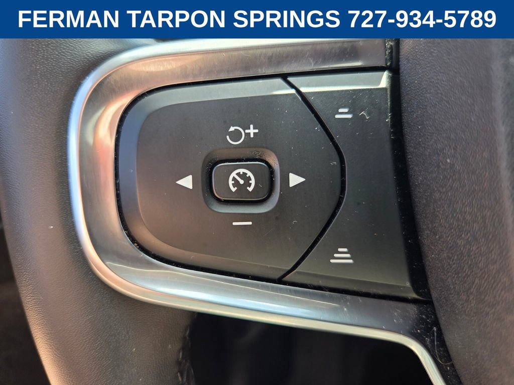 Certified 2025 Volvo XC40 B5 Plus image 29