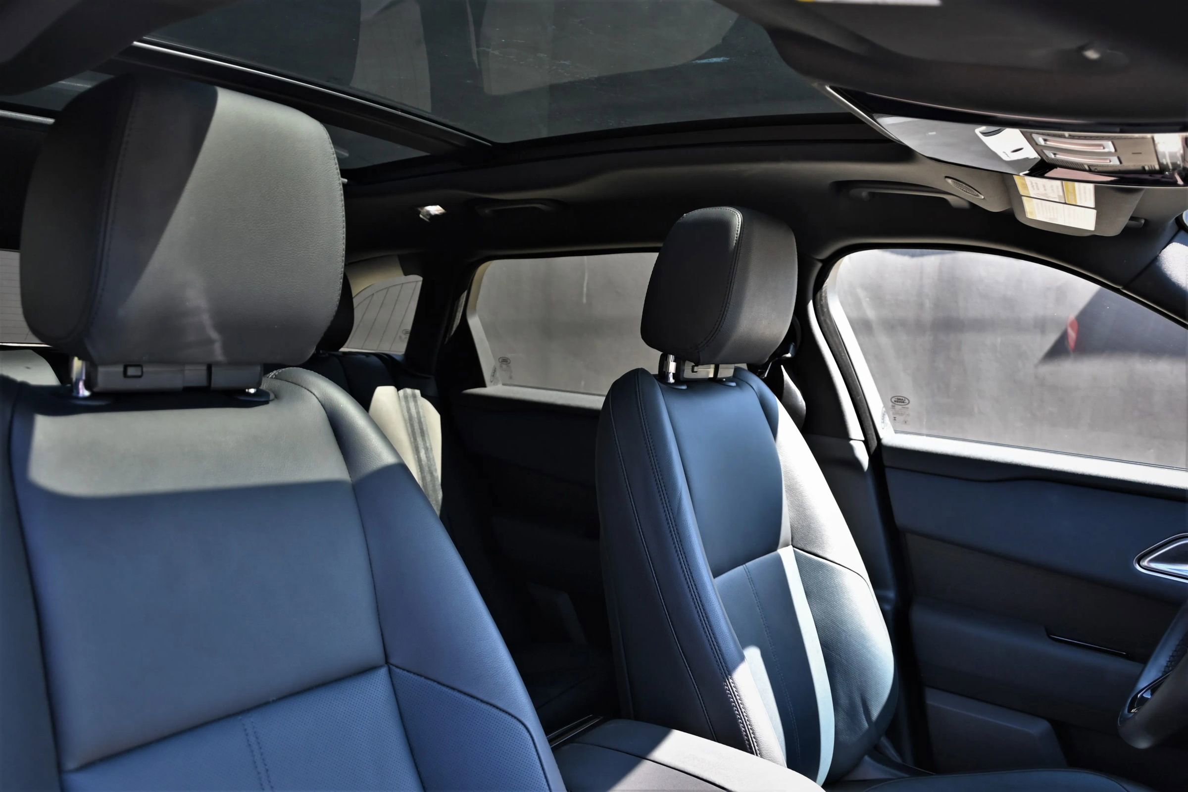 Used 2024 Land Rover Range Rover Velar Dynamic SE image 33