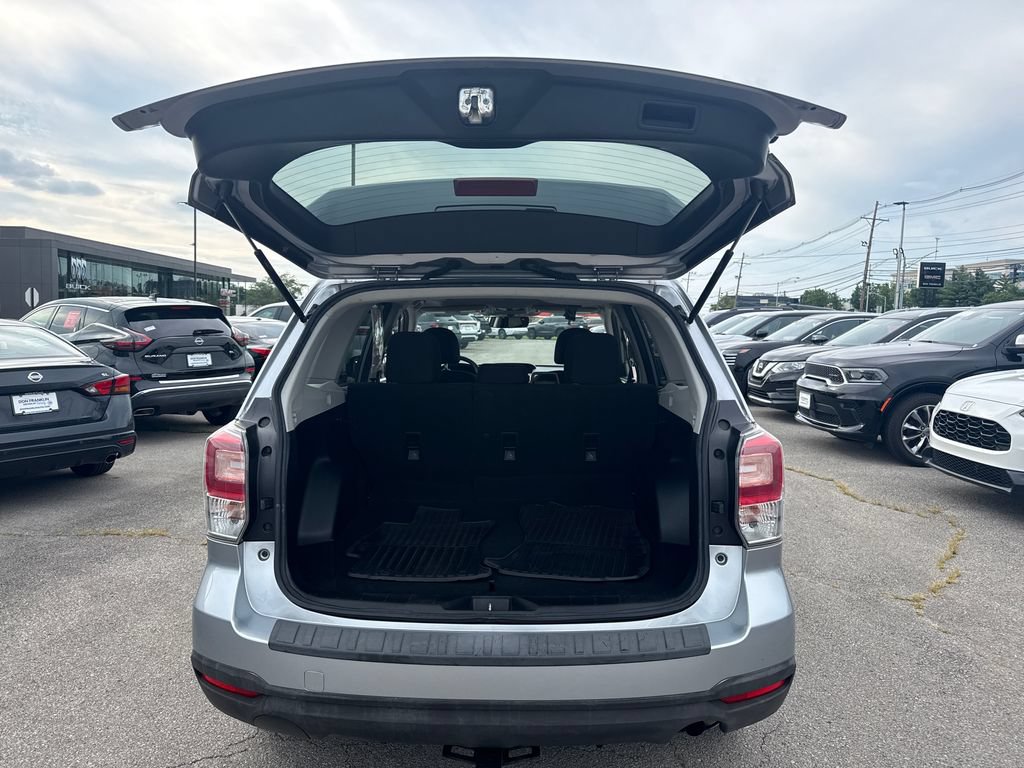 Used 2017 Subaru Forester 2.5i Premium w/ Popular Package #2A AWD/4WD image 9