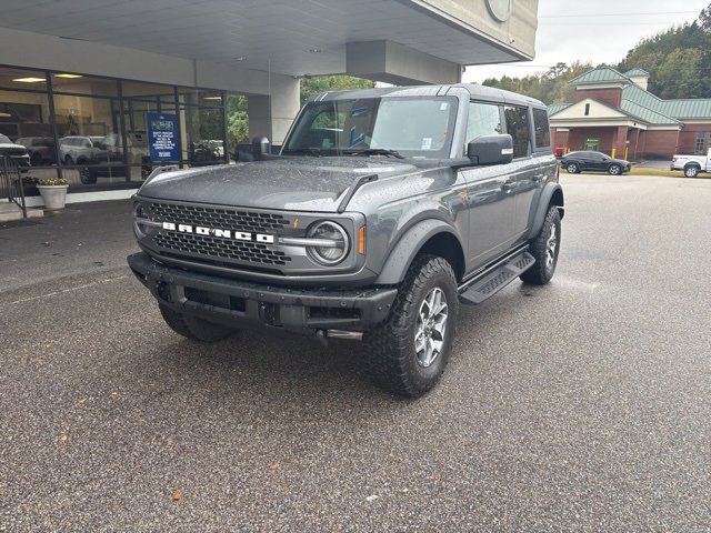 Used 2024 Ford Bronco Badlands image 1