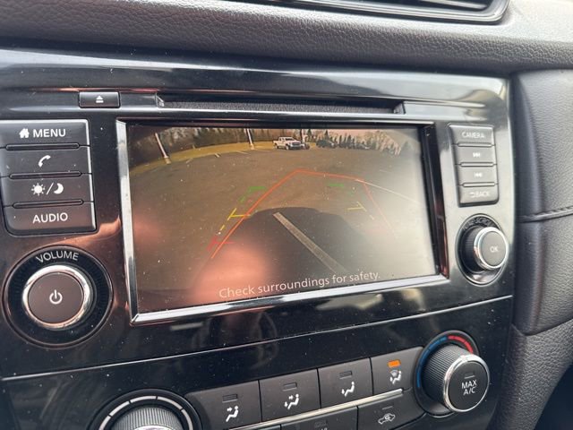 Used 2020 Nissan Rogue SV image 13