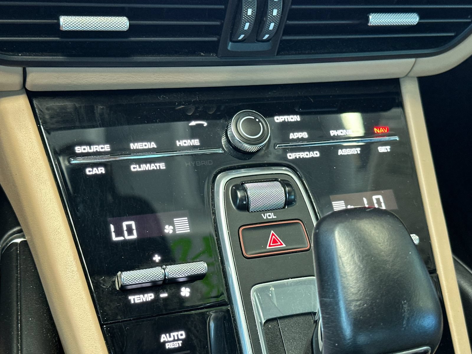 Used 2020 Porsche Cayenne Turbo AWD/4WD image 23