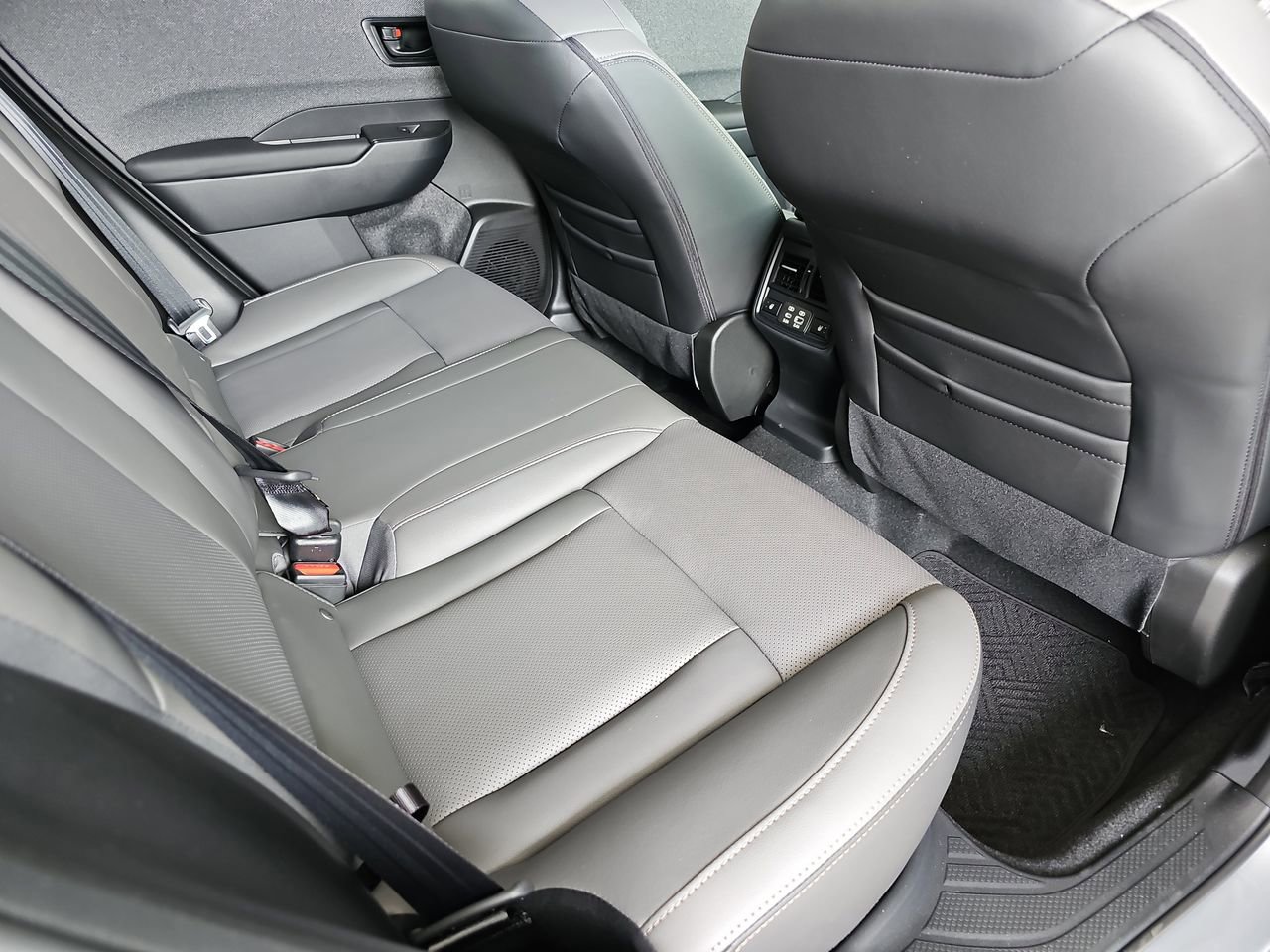 New 2026 Subaru Outback Limited AWD/4WD image 11