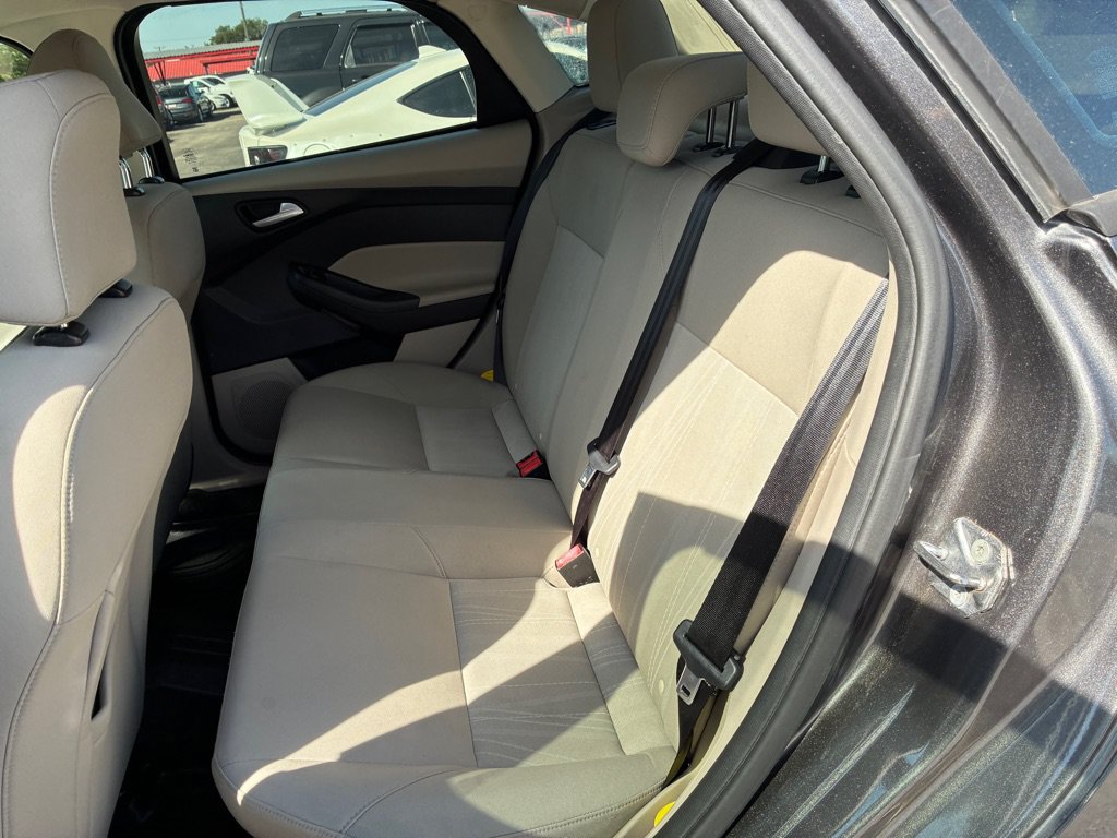 Used 2016 Ford Focus SE FWD image 31