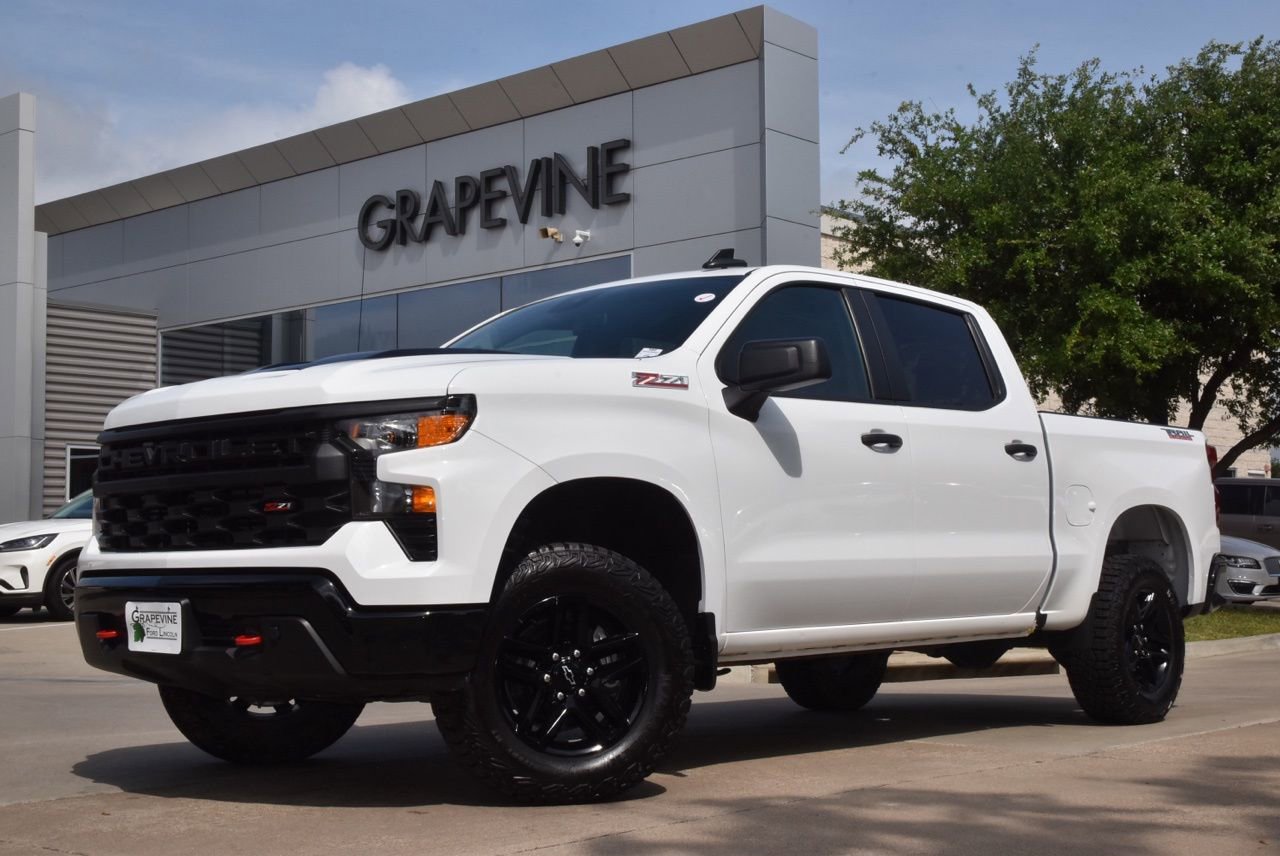 Used 2025 Chevrolet Silverado 1500 Custom Trail Boss image 2