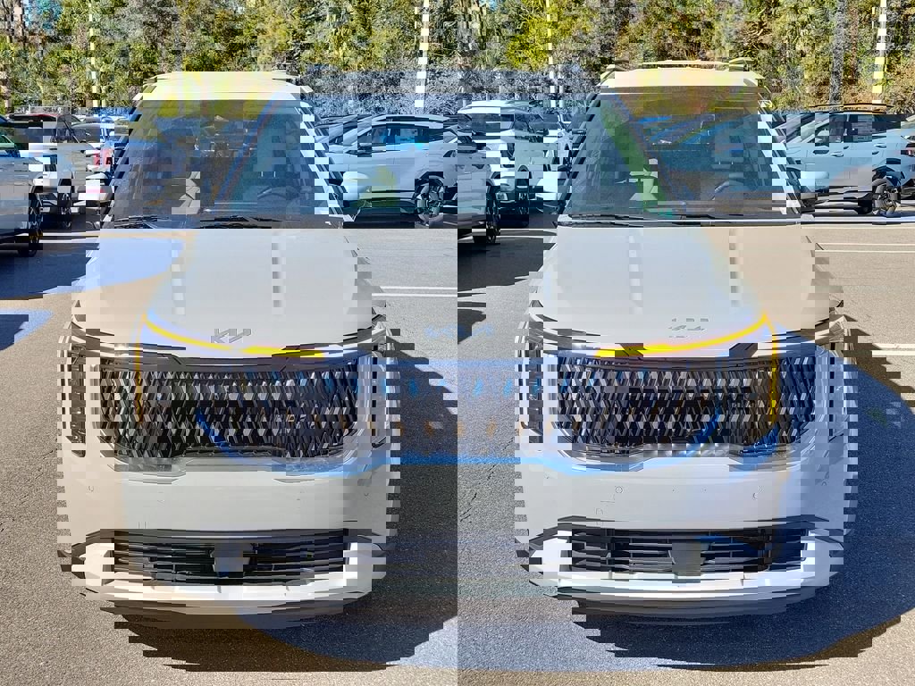 New 2026 Kia Carnival EX FWD image 2