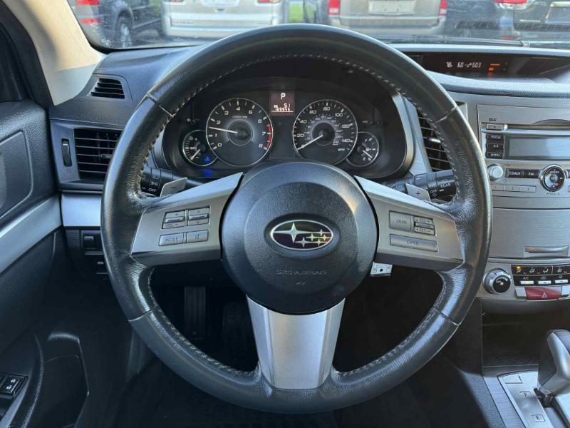 Used 2010 Subaru Outback 2.5i Premium AWD/4WD image 19