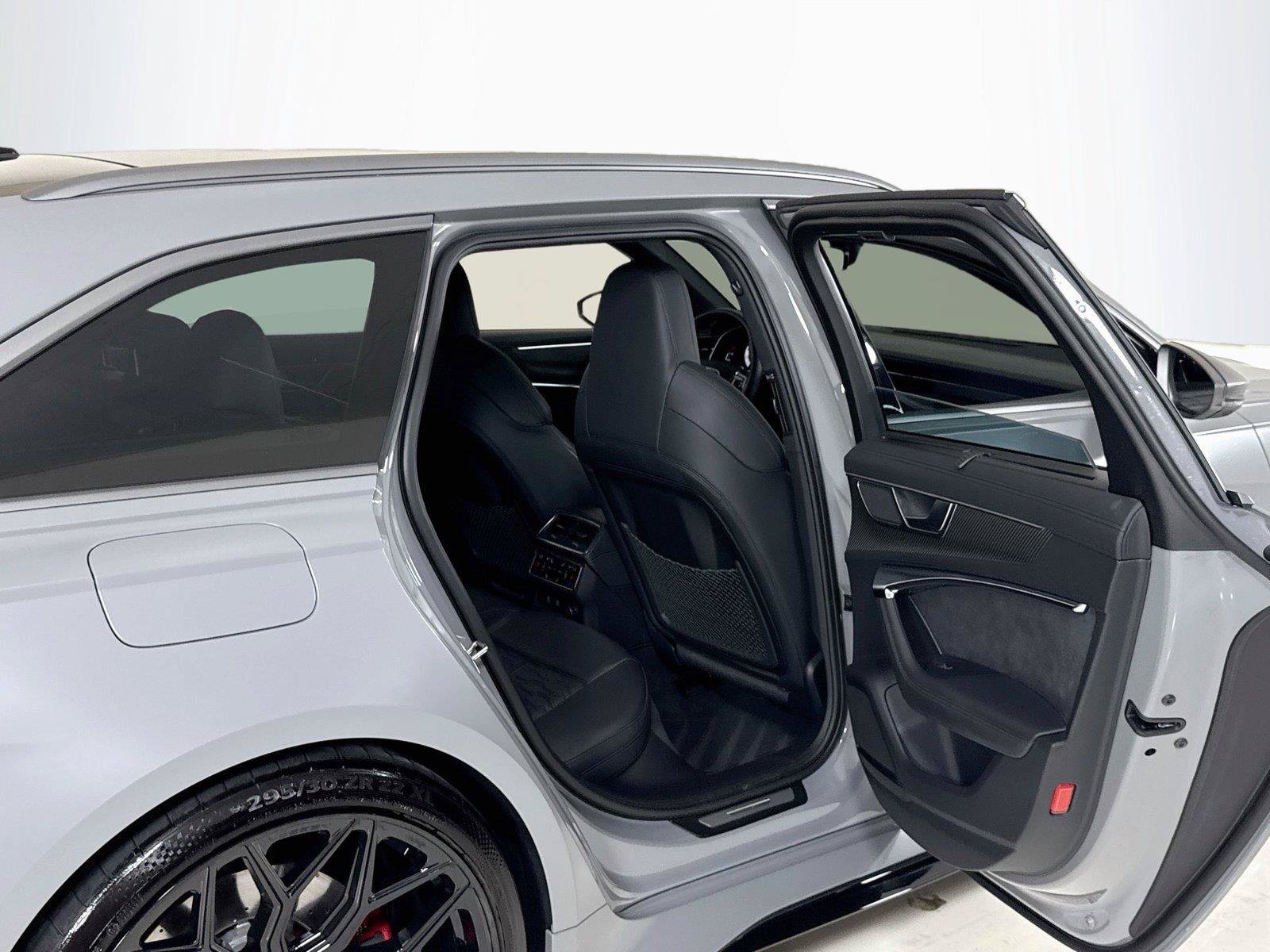 Used 2024 Audi RS 6 performance AWD/4WD image 30