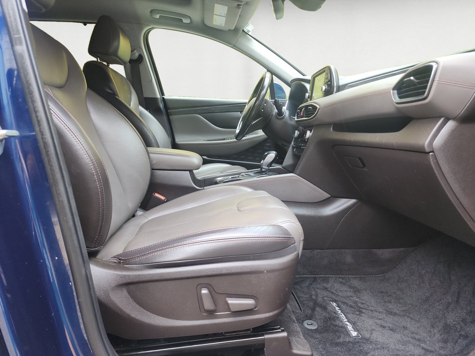 Used 2020 Hyundai Santa Fe SEL w/ Convenience + Premium Package AWD/4WD image 9