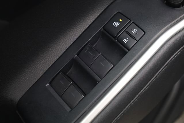 Used 2021 Toyota Highlander XLE AWD/4WD image 13