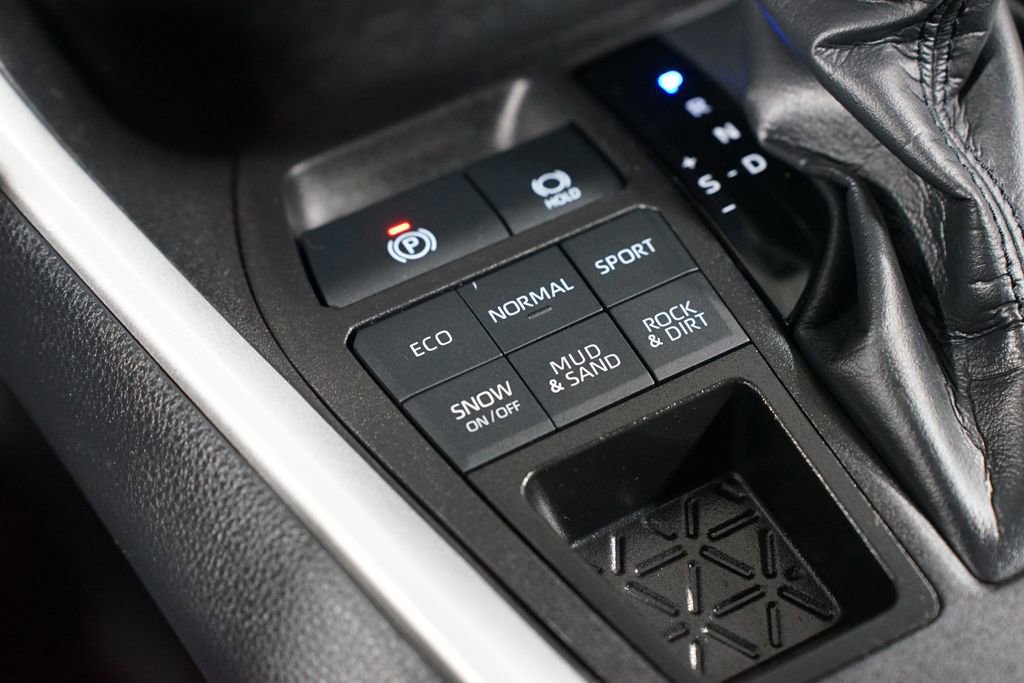 Certified 2024 Toyota RAV4 LE image 22