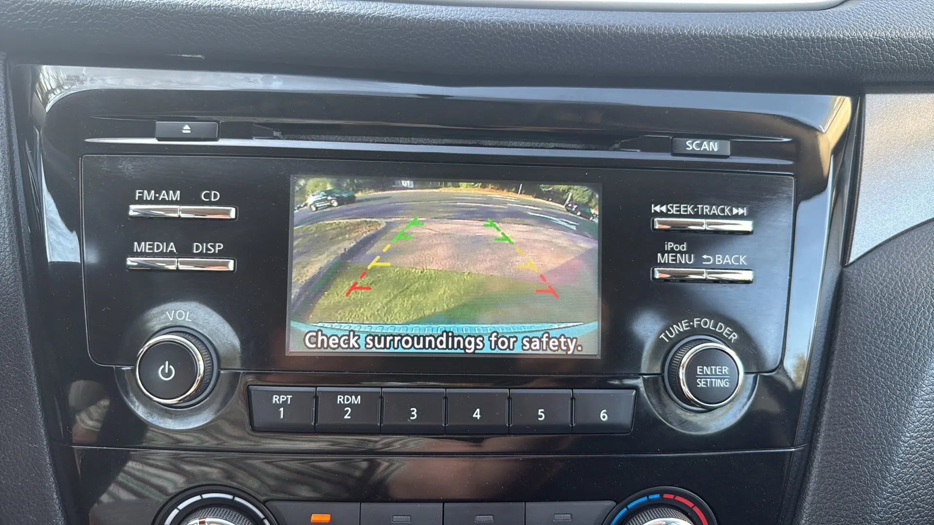 Used 2015 Nissan Rogue S image 38