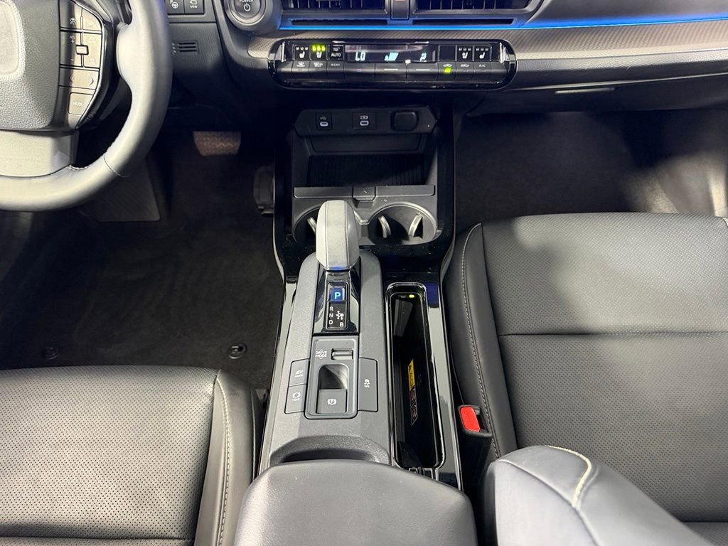 Used 2025 Toyota Prius Limited w/ Limited Premium Package FWD image 15